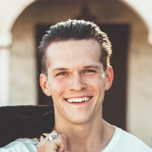 Home 22 pexels katie e 361371083